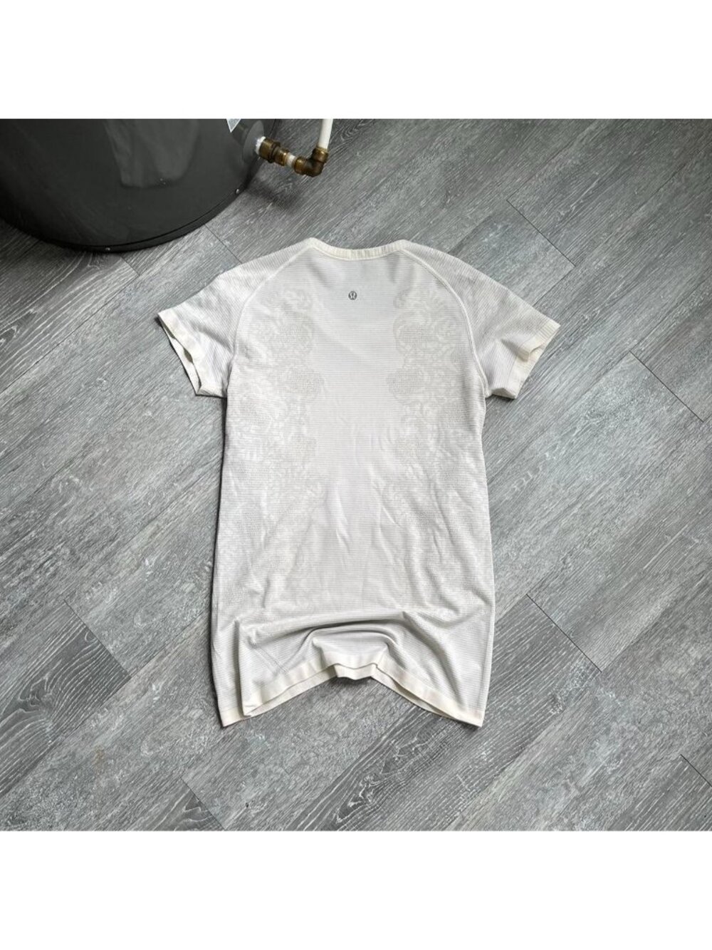 White / Cream Lululemon Yoga / Workout / Activewear T-Shirt